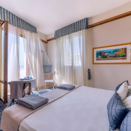 Astura Palace Hotel 4*